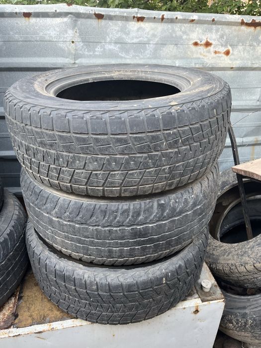 265 / 65 / R17.