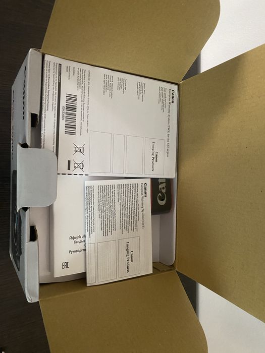 Aparat foto canon 2000D