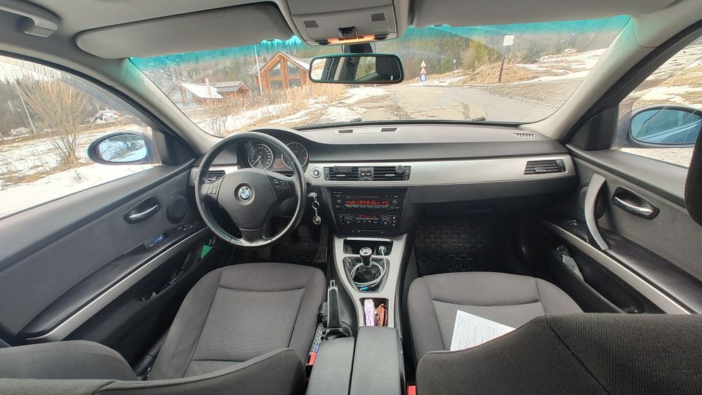 BMW 320d Touring, 163cp M47 – Monaco Blue - întreținut