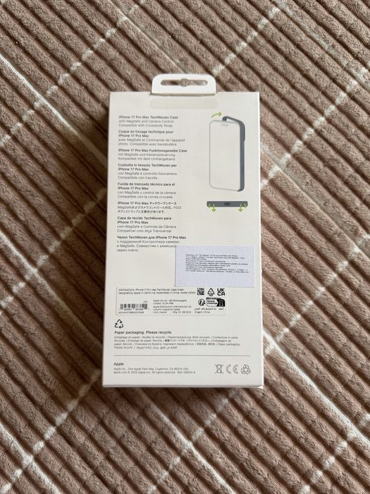 Продам Оригинальный Чехол на iPhone 17 Pro Max