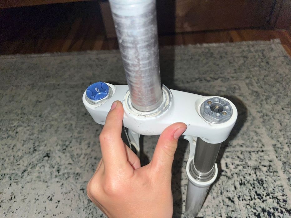 Рок шокс дарт старенькая