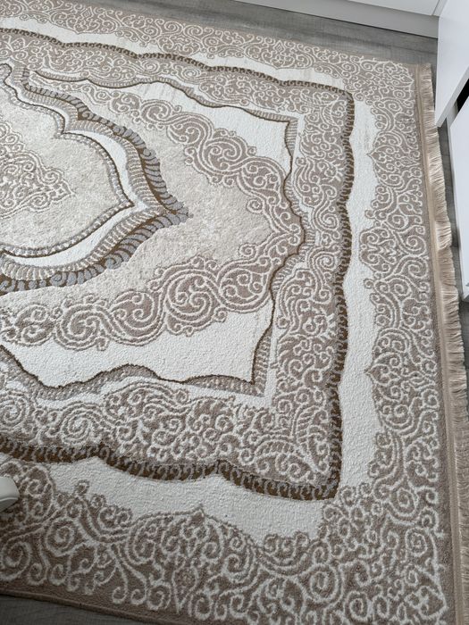 Продам ковер 2х3