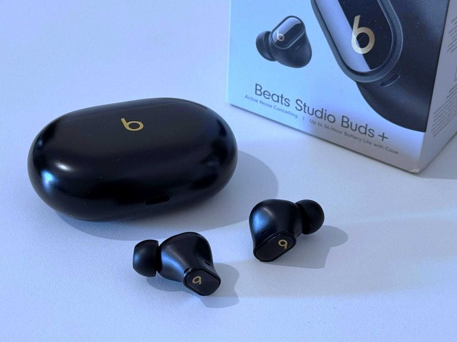 Бартер! Beats Studio Buds + Wireless Noise Cancelling — Black/Gold (Черни)