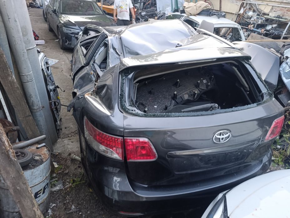 Toyota Avensis 2.0i 152hp 2.2d-cat 150hp Estate НА ЧАСТИ