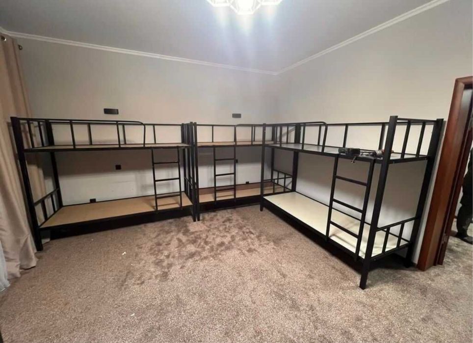 limanariyada bolla va studentla uchun yotoq xona bor