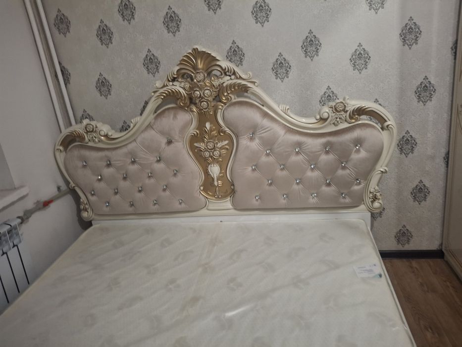 Спальни кровать.