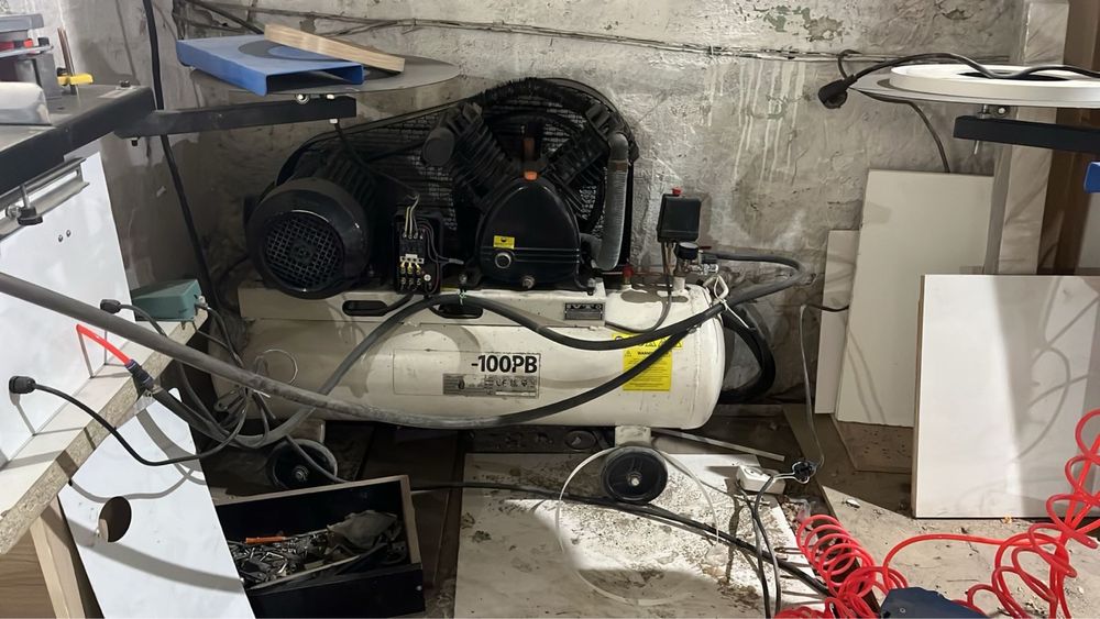 станок распиловочный и машина