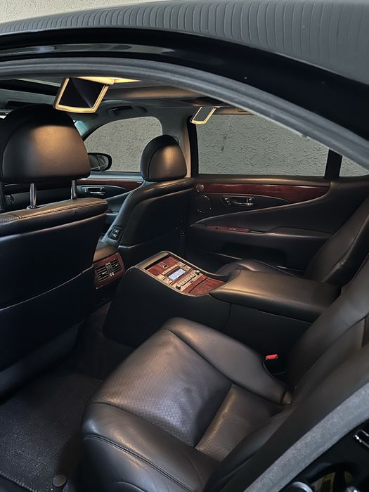 Продается Lexus LS600 hybrid 2008 года