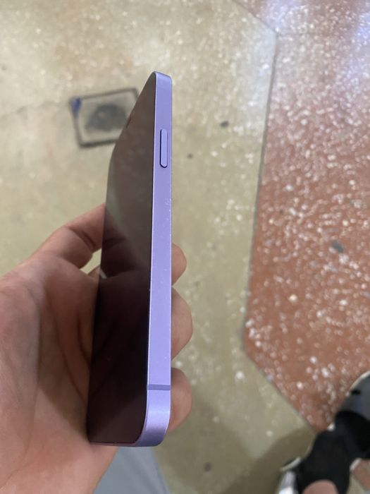 Iphone 12 holati zur