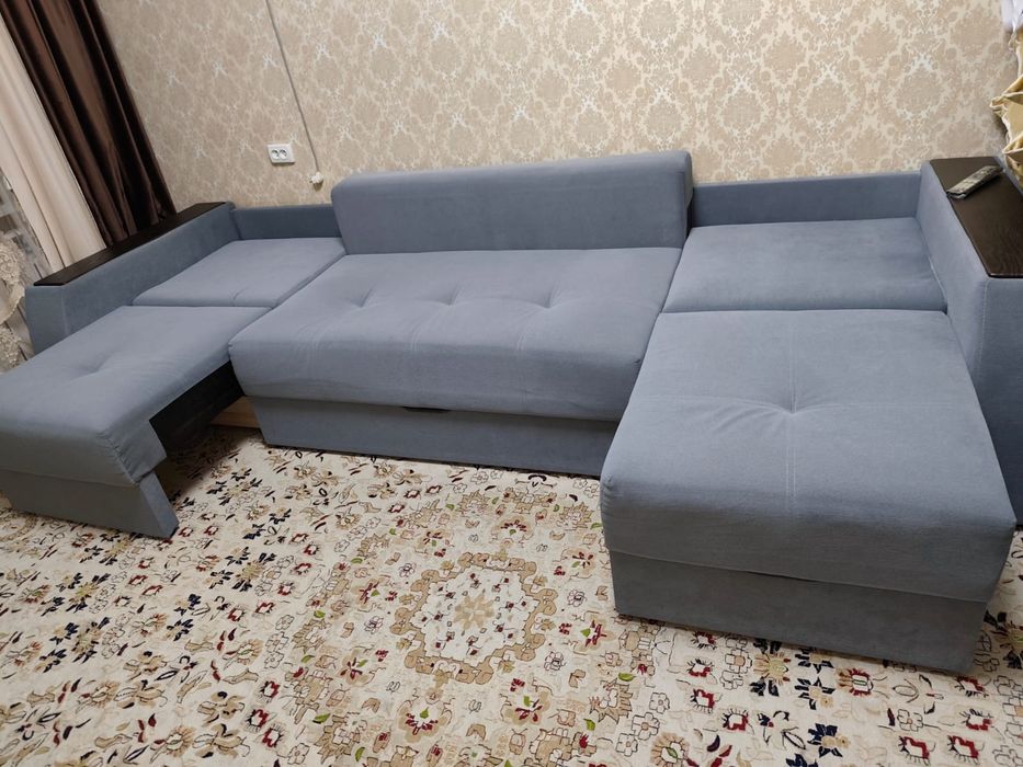 Продается широкий диван