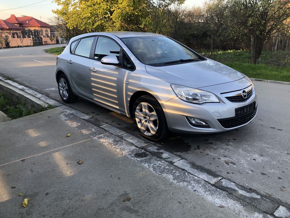 Opel astra j 1.4 benzina 2012