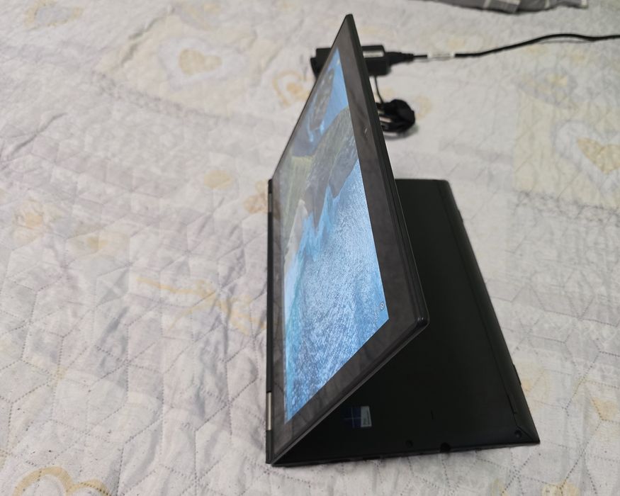 Lenovo Thinkpad Yoga x260 Touchscreen 2в1,i5-6300U,8GB RAM,256GB SSD.
