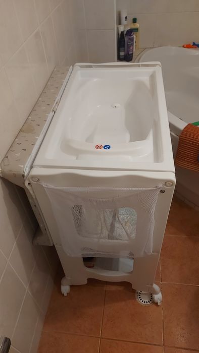 Masa de schimb bebe cu cadita