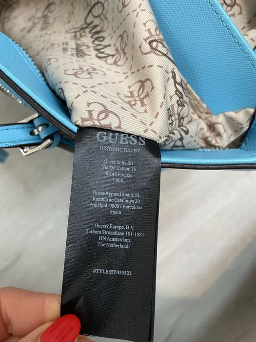 Vand geanta Guess in stare impecabila, ca noua