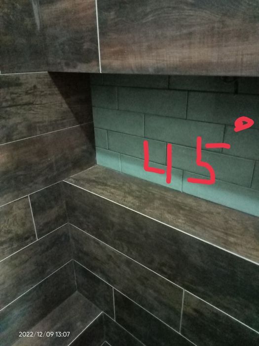 Виктор-Кафельщик ! С профессиональным образованием строителя.