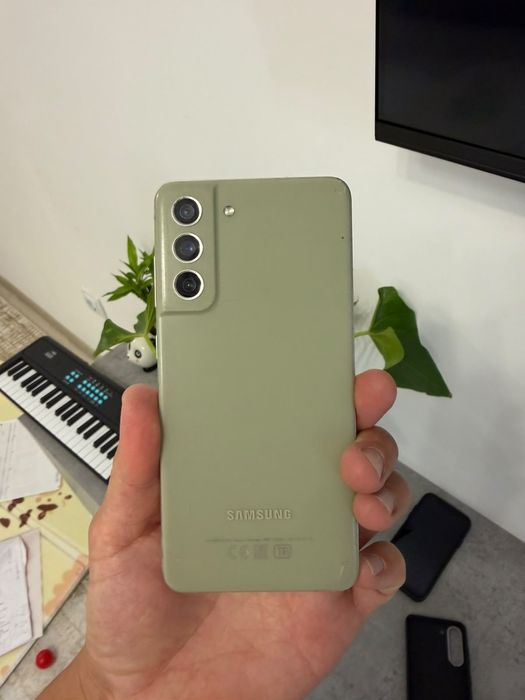 Iphone 11, Samsung galaxy S21FE, galaxy s10
