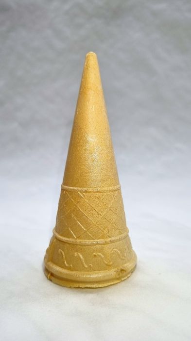 Muzqaymoq vaflilari Rajok va fakel konus nonlar