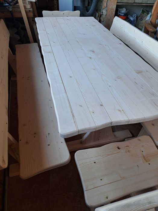 Баварски маси и пейки