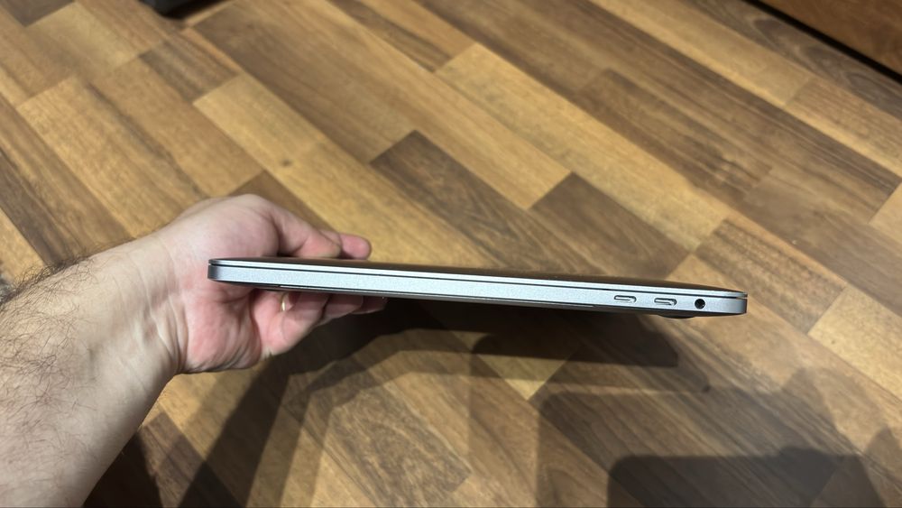 Macbook Pro Touch Bar i5 retina