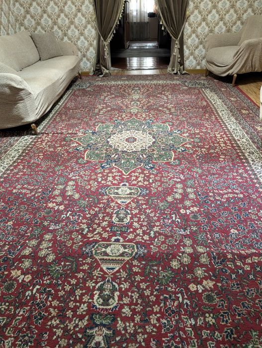 Urgaz 3x5m gilam sotiladi