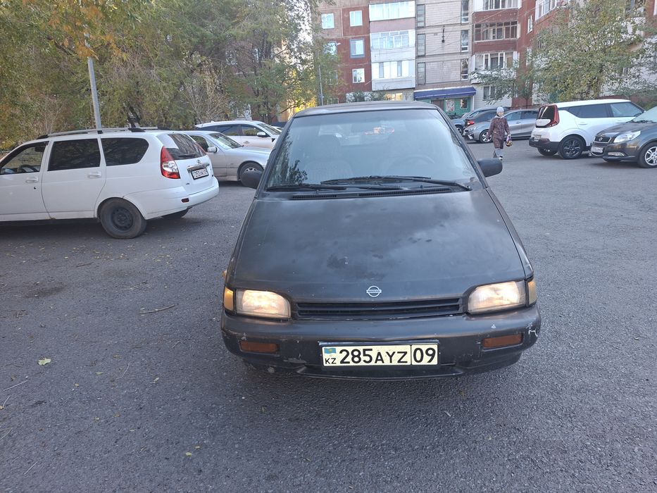 Ниссан Prairie, 1990