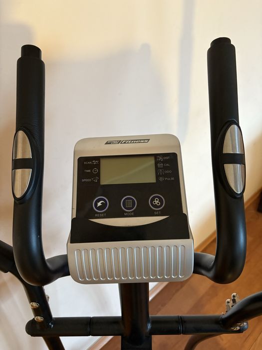 Продам эллептический тренажер