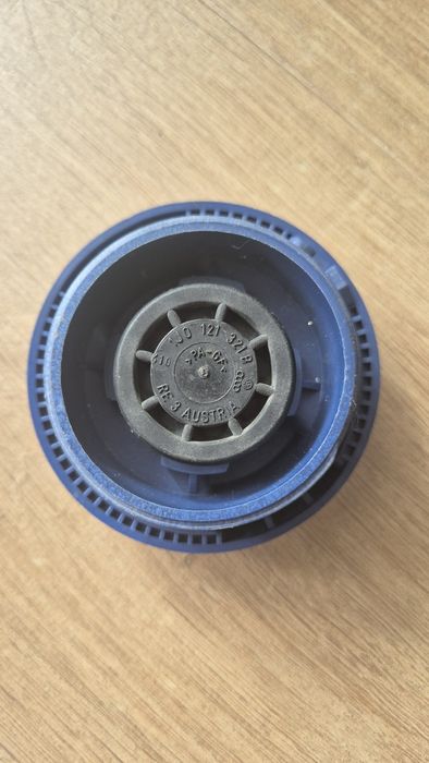 Оригинална капачка за разширителен съд за Пасат