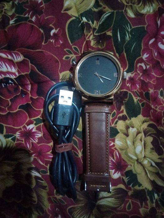 Kamerali sekrtniy qoʻl soat