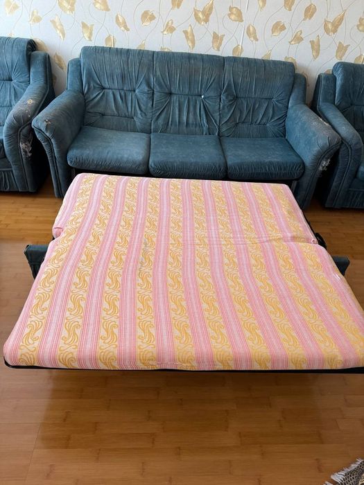 Отдам диван даром