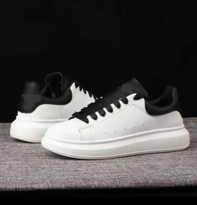 Adidasi unisex vip albi cu sireturi negre