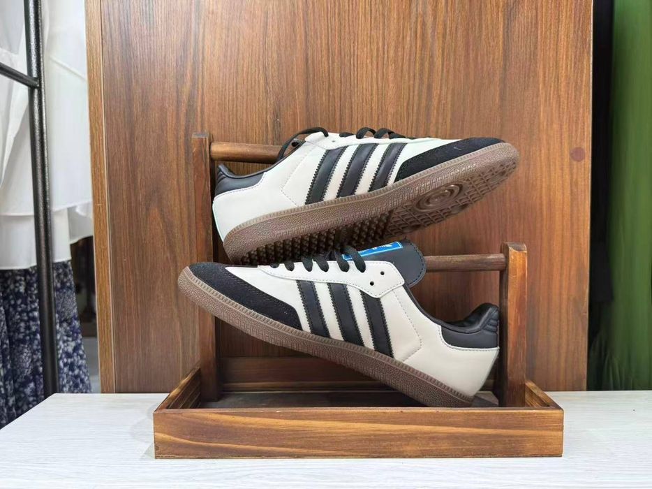 Aididas krossovka original 1 ga 1 yangi