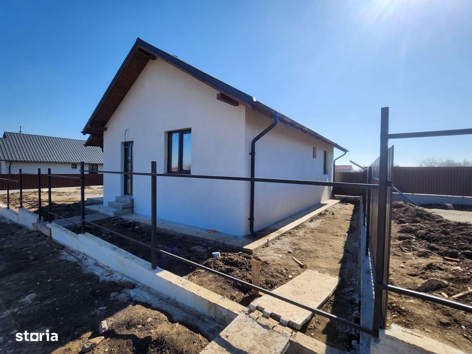 Comision 0% Casa noua pe varivata Margineni - Hemeiusi