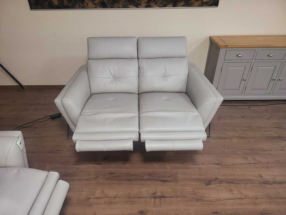 Светло сив комплект кожени дивани двойка и тройка Loreto с ел. релакс