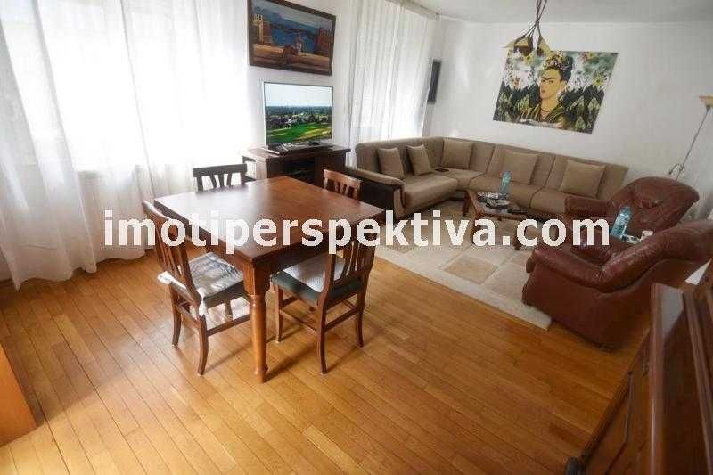 Продава се Къща в Пловдив, Кючук Париж - 200 кв.м за 2500 €/кв.м - Снимка #2