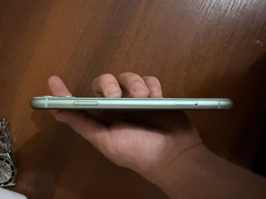 iPhone 11 бирюзовый, 100% аккумулятор, коробка в комплекте