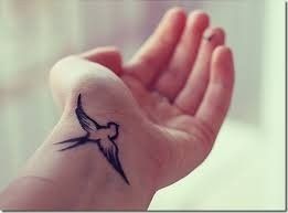 Realizez tatuaje