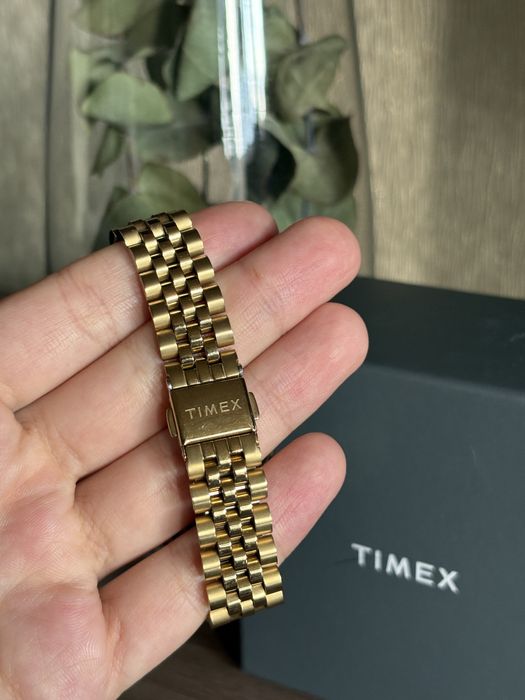 Женские часы Timex Legacy TW2V68300.