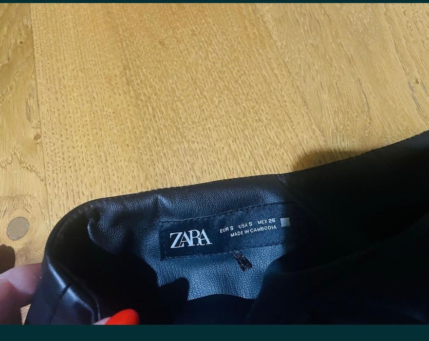 Pantaloni scurți piele Zara