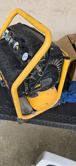 Dewalt compresor aer