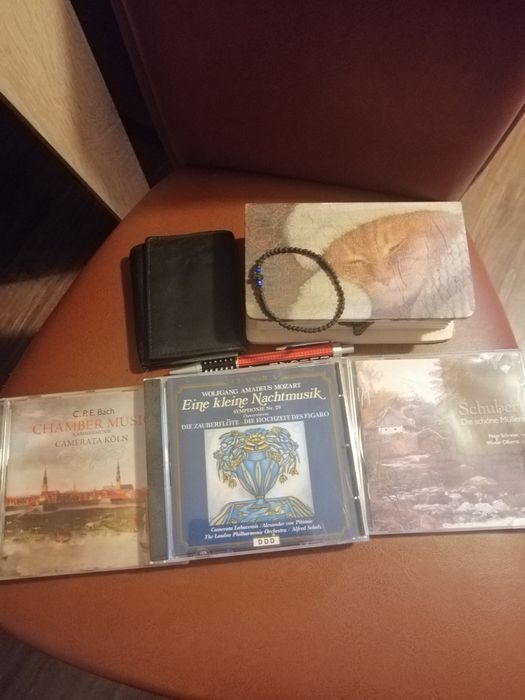 CD-uri gratuite ș.a.