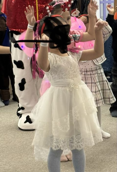 Продам детское платье нарядное