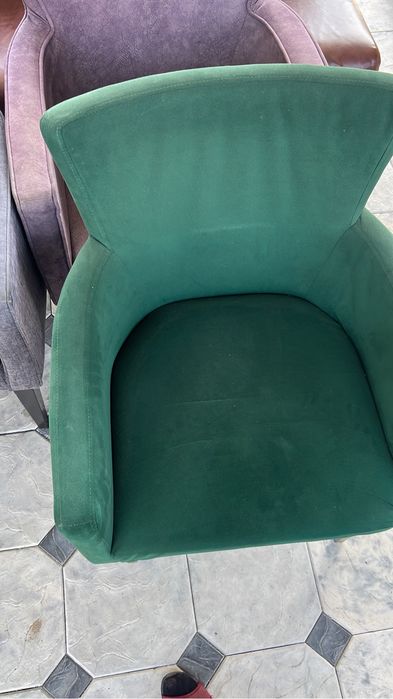 Срочно продам кресла столы