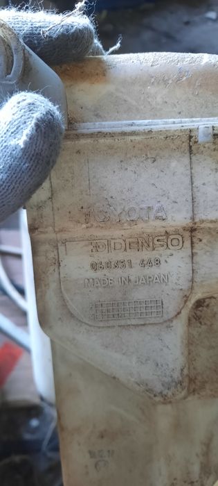 Бачки омывателя тойота