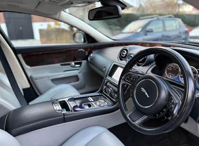 JAGUAR XJ /2010 / 3.0d bi-turbo 275 cp