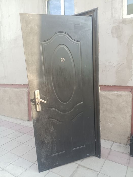 Продам железный дверь бу