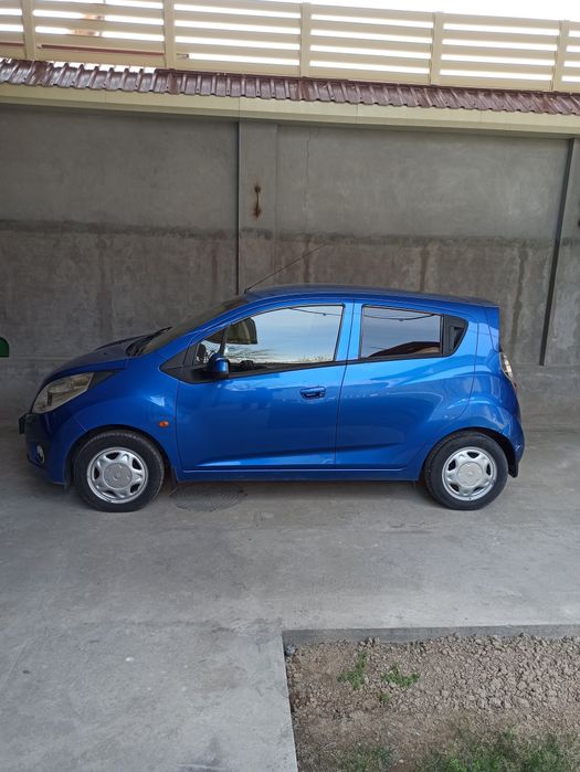 Продаю спарк автомат 2013