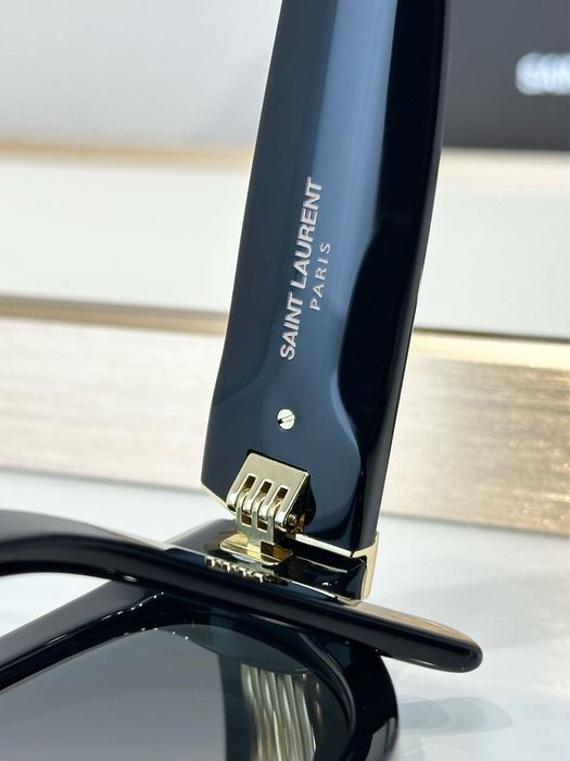 Солнчезащитнае очки Saint Laurent