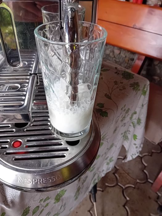 Aparat de cafea nespresso creatista plus