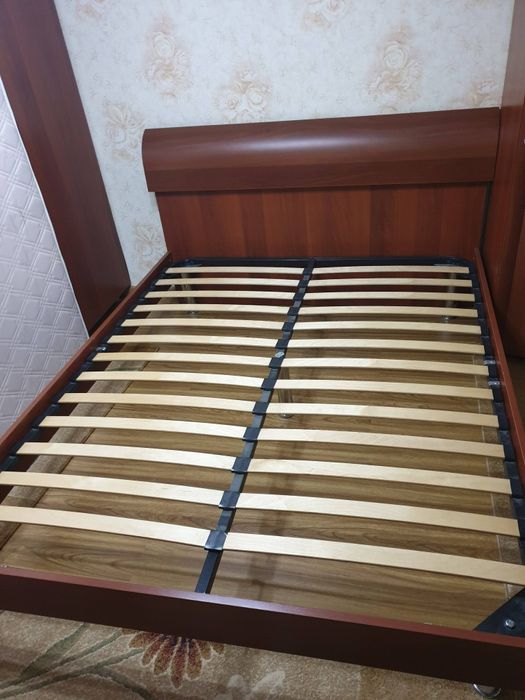 Продаётся спальный гарнитур