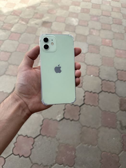 Продам телефон Айфон 12 128Gb